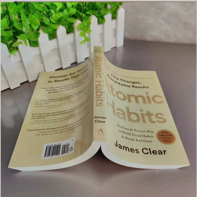 Hot selling book collection: Money Psychology books, Atomic Habits, Changing Thinking, 48 Laws of Power, etc