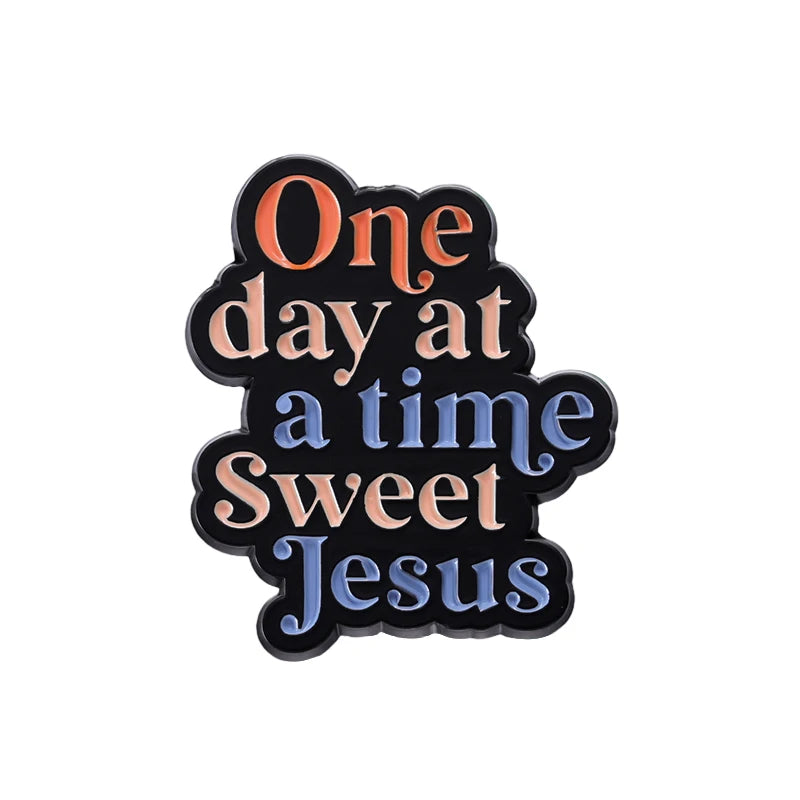 Jesus is King Jesus Loves You Enamel Pin Custom Jesus Saves Christian Brooch Laple Backpack Badge Jewelry Decoration Gifts